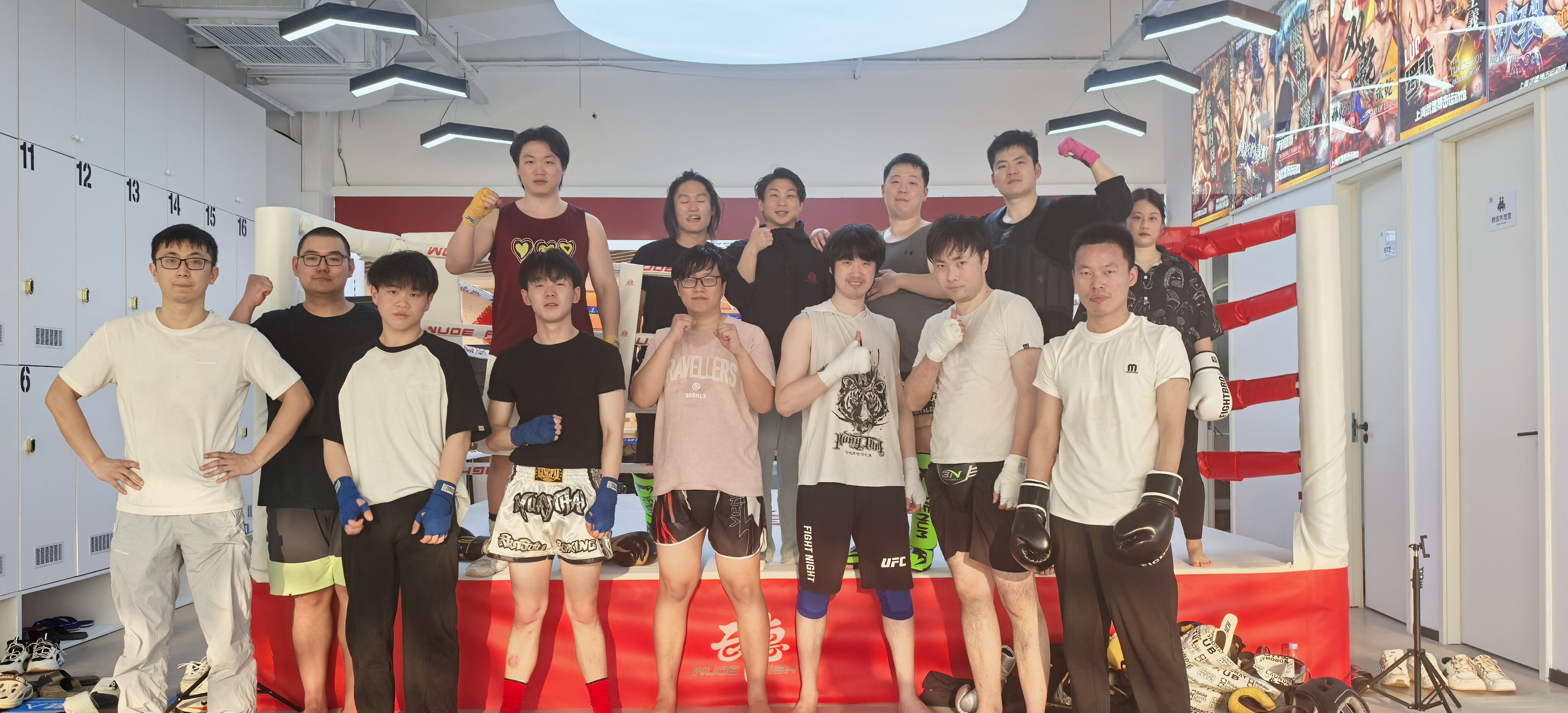 拳击公开赛上演强强对话，胶东貔貅队大胜陇右灰熊队，战术调整见效；外援联手发威的简单介绍