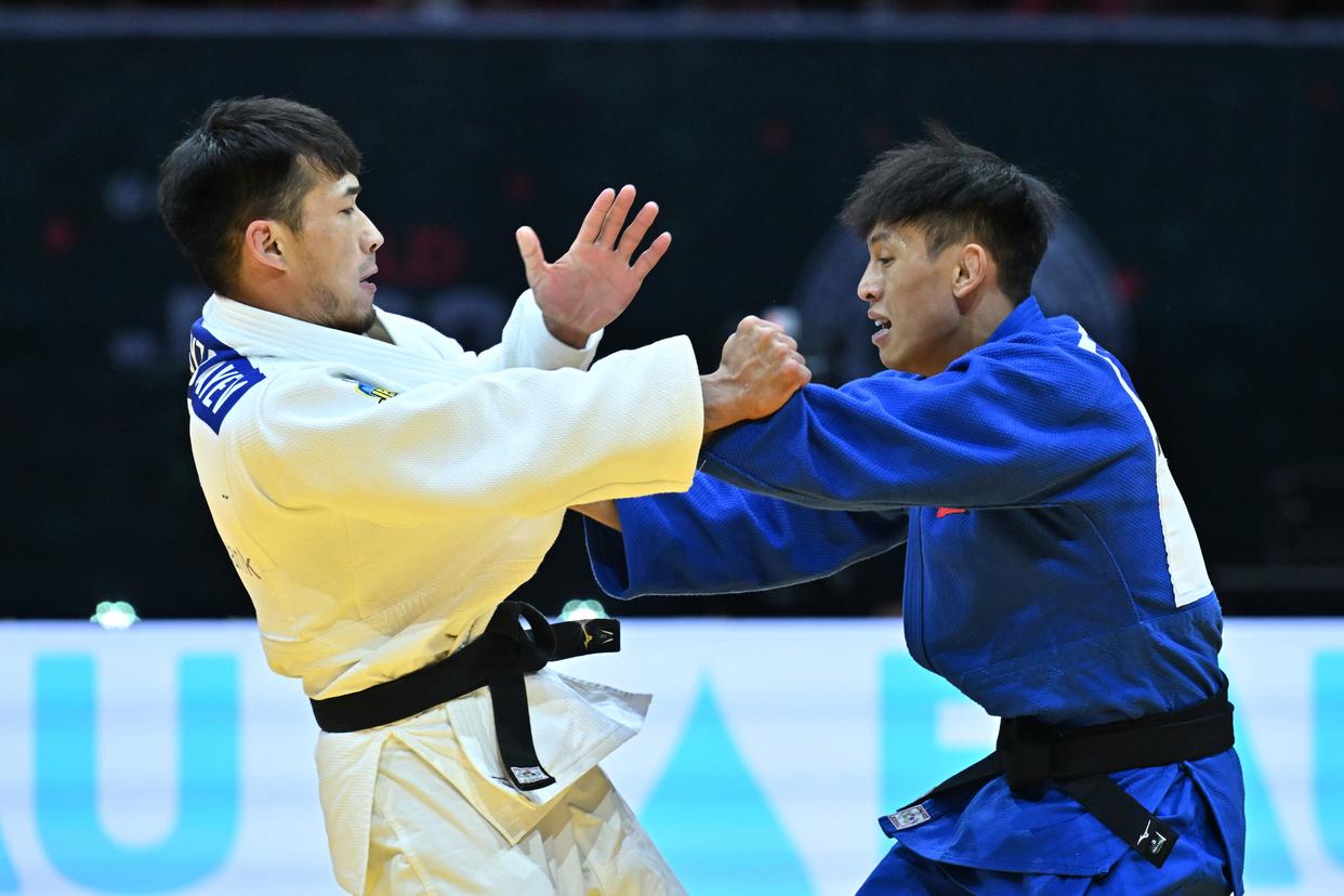 柔道邀请赛上演强强对话，漠南霹雳队大胜剑门天虎队，战术调整见效；更衣室氛围正向(漠南传奇实景马术演出简介)