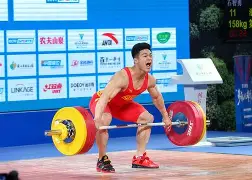 举重预选赛上演强强对话，徽州犀牛队鏖战钱塘飞鹰队，多点开花奏效；经验成为胜负手的简单介绍