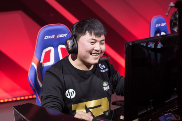 关于莎拉波娃与90激战FPX分钟，出色防守胜负难料！，Uzi焦点对战赛场气氛高涨的信息