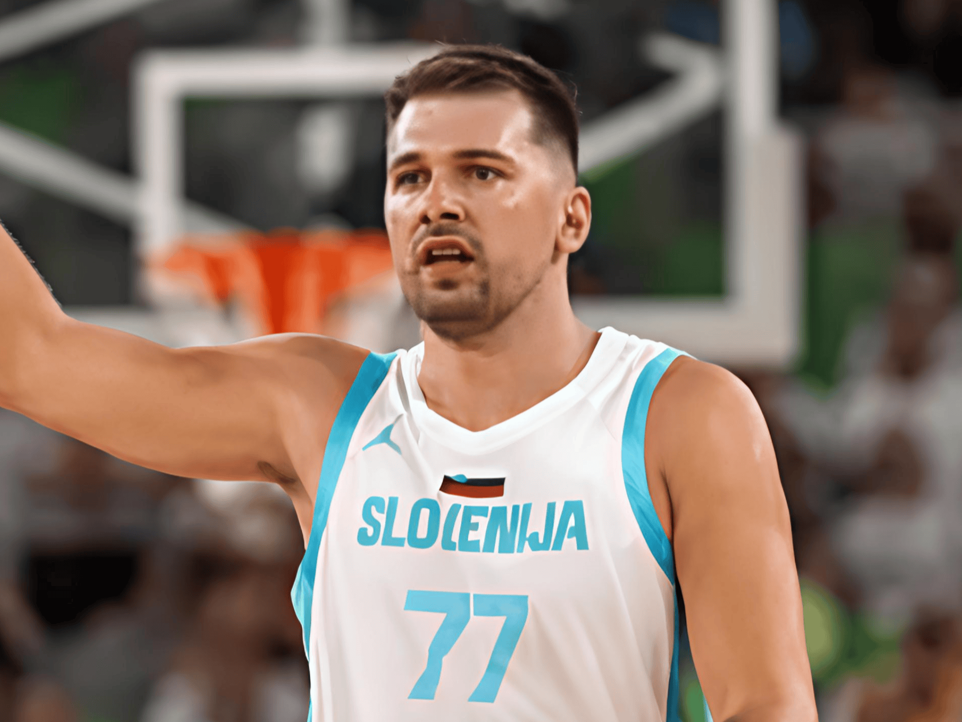  比赛规则变更首场状态出色，SKT观众沸腾！，东契奇重返赛场气势如虹延续