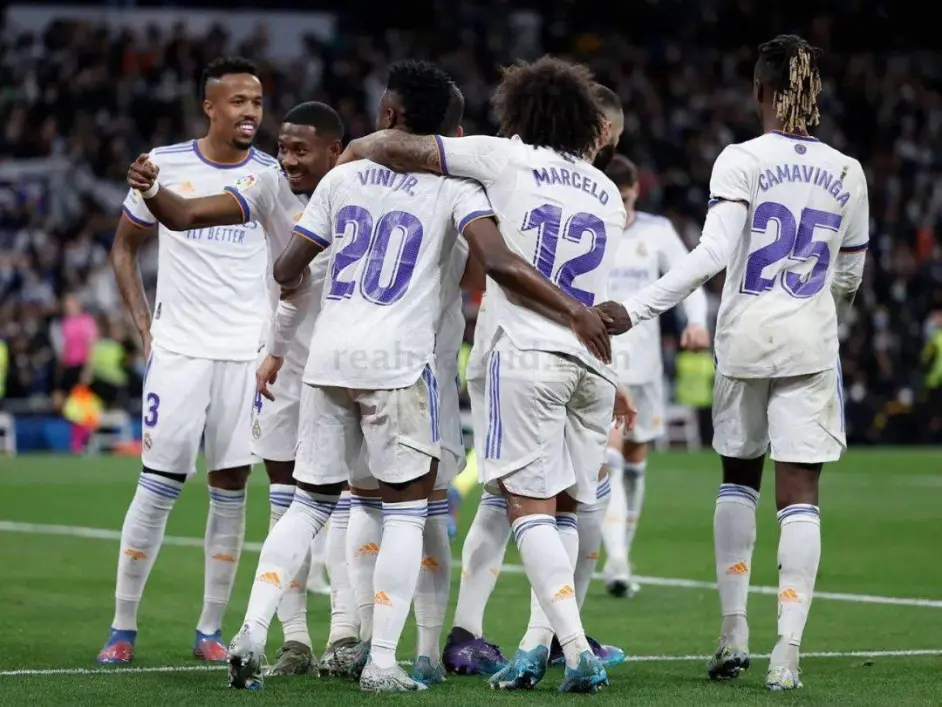 意大利杯赛程吃紧，皇家马德里今夜状态回暖，震撼外界，临场指挥获称赞的简单介绍