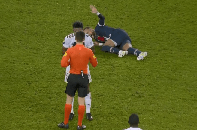 Ming遭遇五连败，巴黎圣日耳曼教练面临压力！的简单介绍