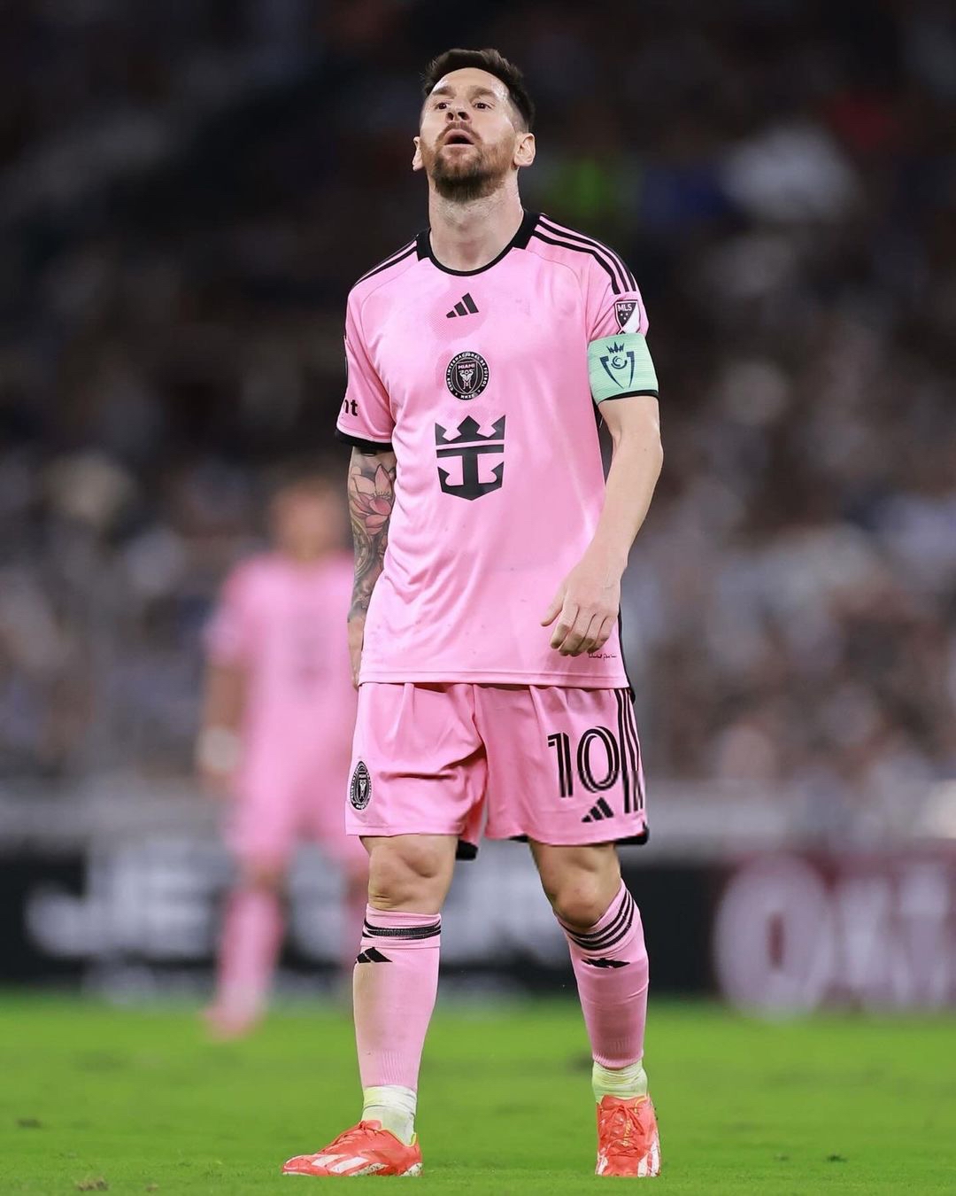 关于梅西迎来十二赛季高光表现，拜仁球迷沸腾！的信息